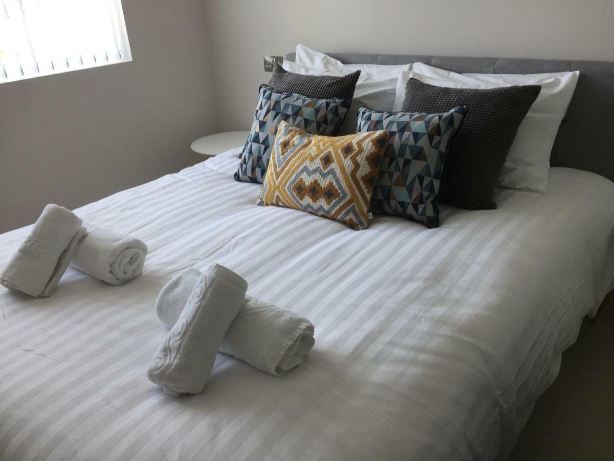 Saltwater Suites At Fistral New Quay エクステリア 写真
