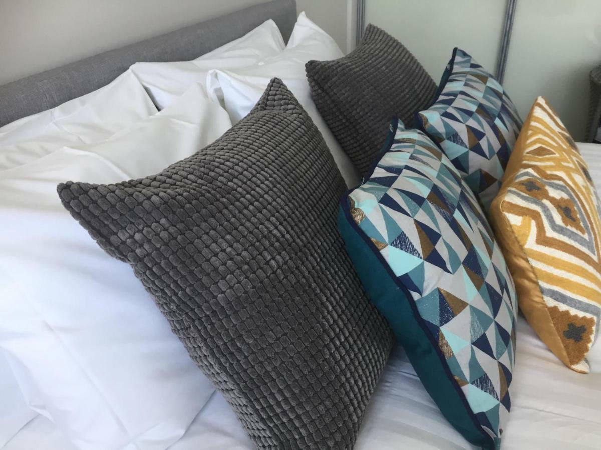 Saltwater Suites At Fistral New Quay エクステリア 写真