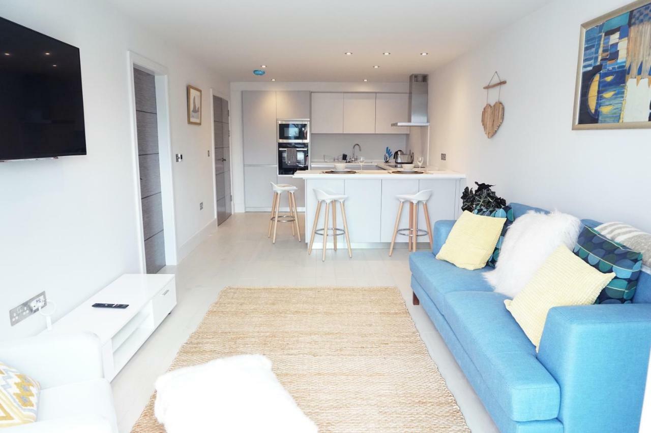 Saltwater Suites At Fistral New Quay エクステリア 写真