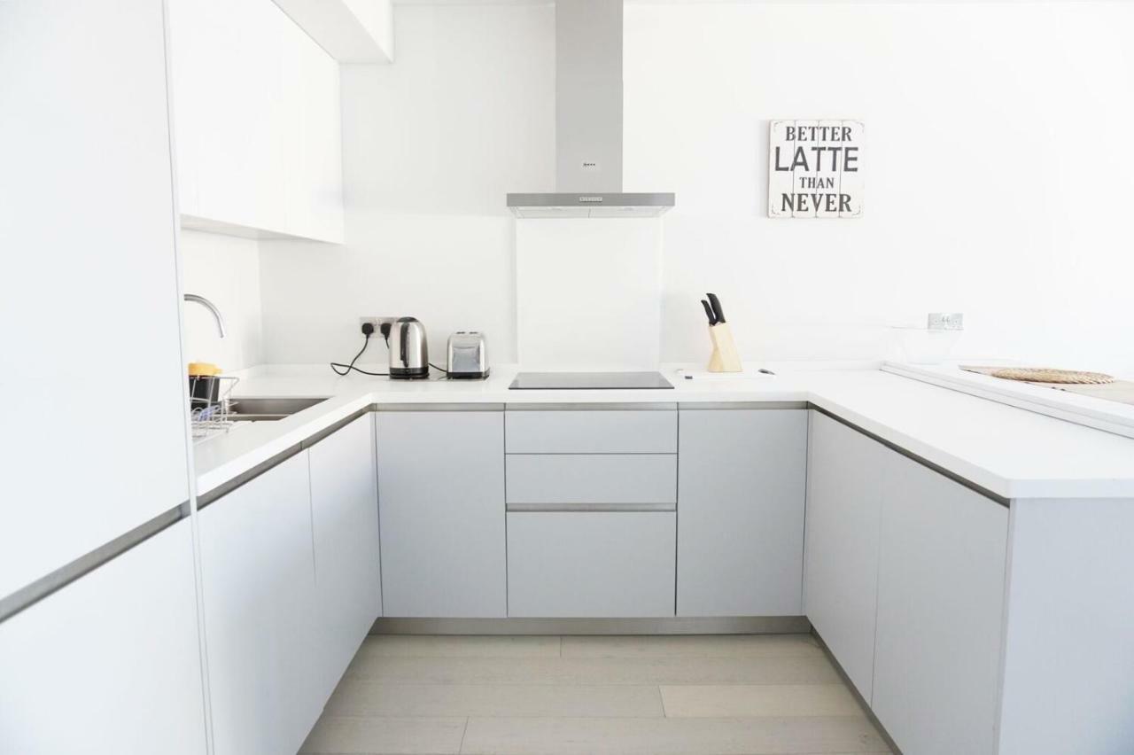 Saltwater Suites At Fistral New Quay エクステリア 写真