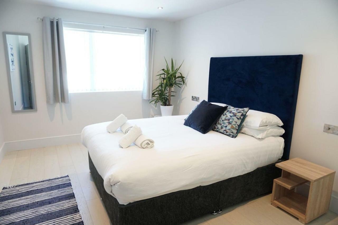 Saltwater Suites At Fistral New Quay エクステリア 写真