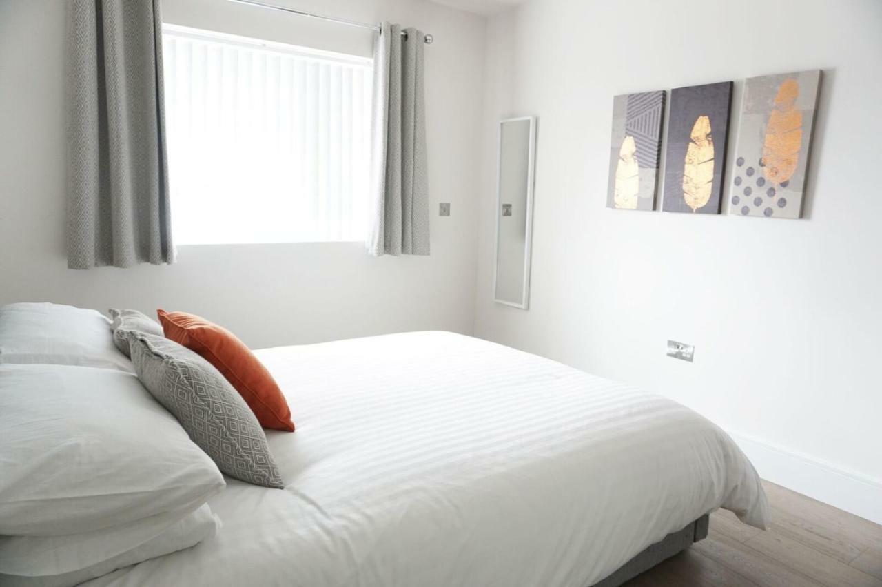 Saltwater Suites At Fistral New Quay エクステリア 写真