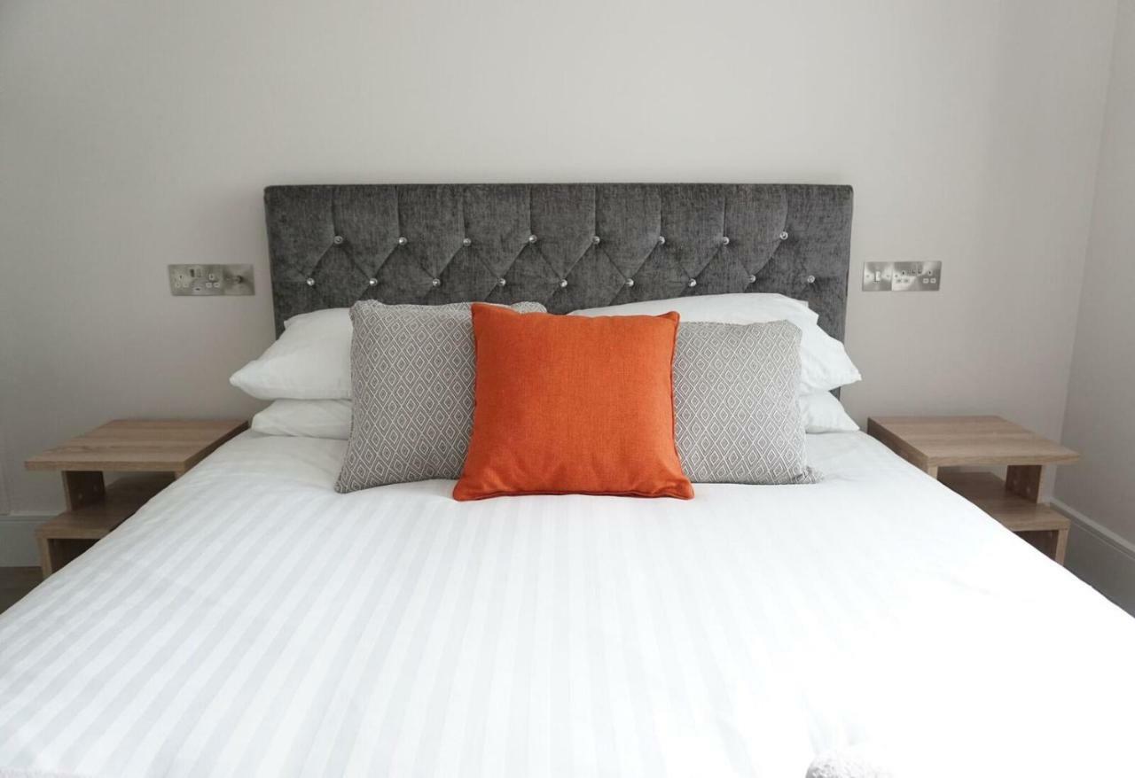 Saltwater Suites At Fistral New Quay エクステリア 写真